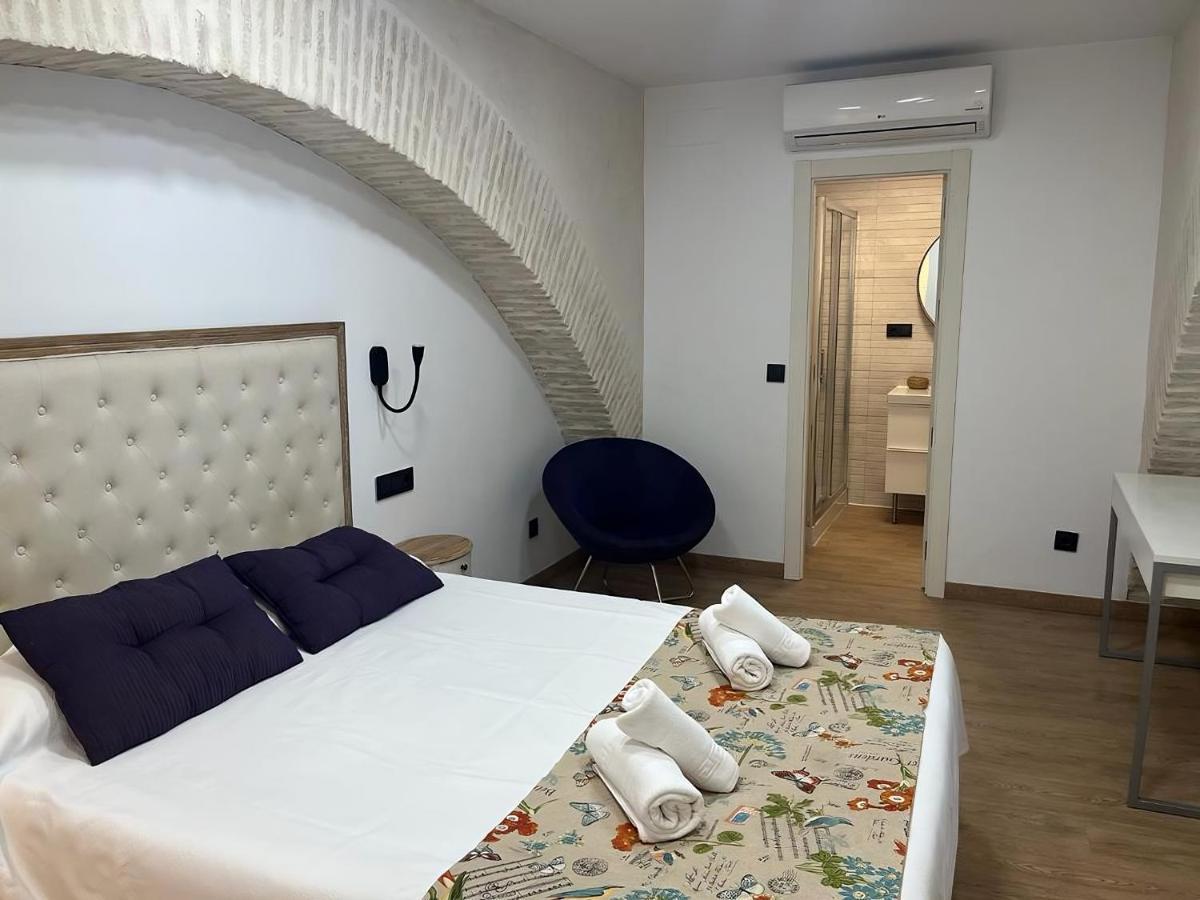 Apartamentos Living Sevilla Centro Maestranza ภายนอก รูปภาพ