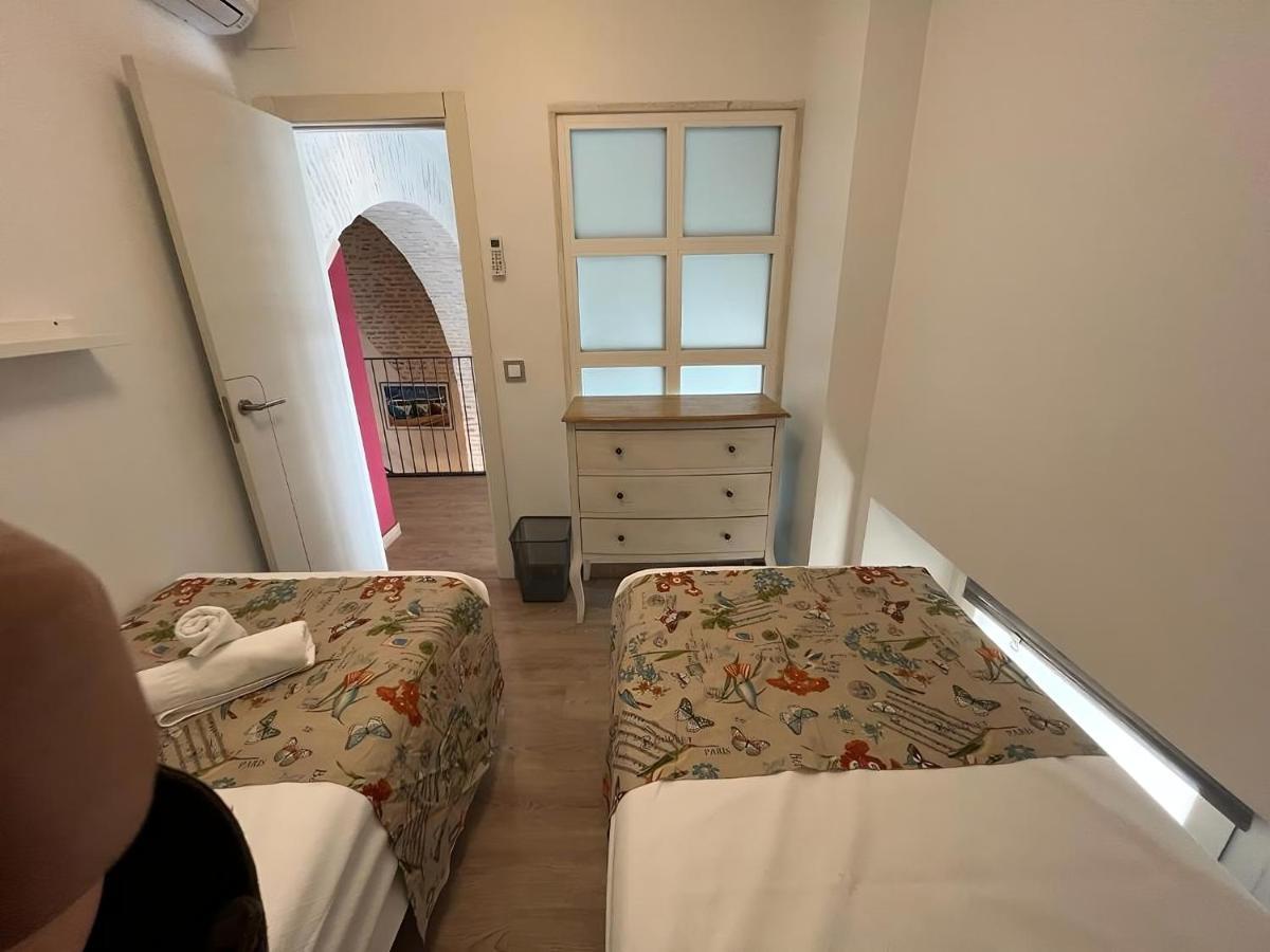 Apartamentos Living Sevilla Centro Maestranza ภายนอก รูปภาพ