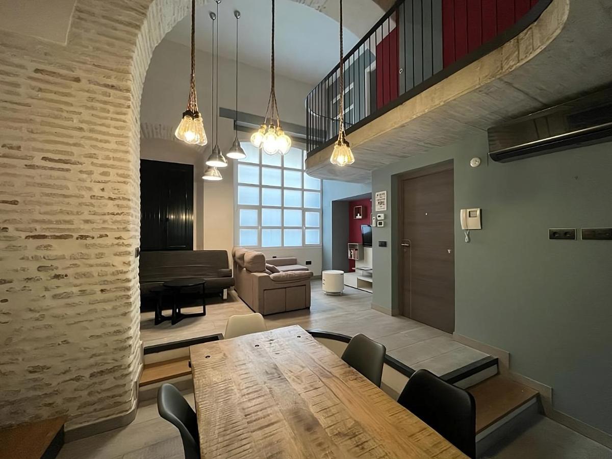 Apartamentos Living Sevilla Centro Maestranza ภายนอก รูปภาพ