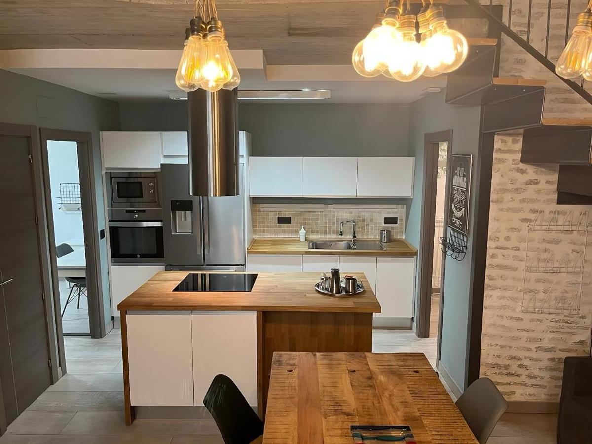 Apartamentos Living Sevilla Centro Maestranza ภายนอก รูปภาพ
