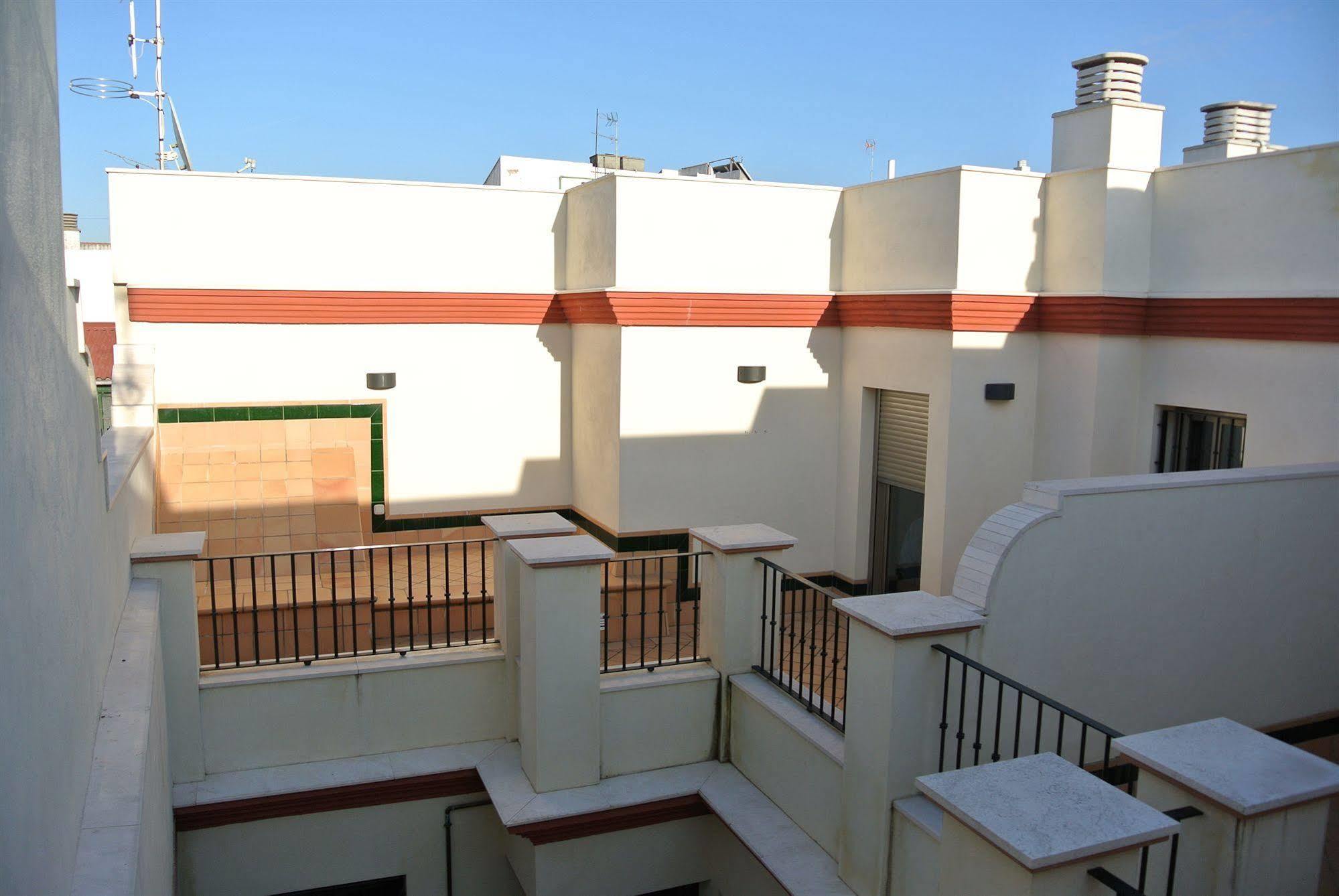 Apartamentos Living Sevilla Centro Maestranza ภายนอก รูปภาพ