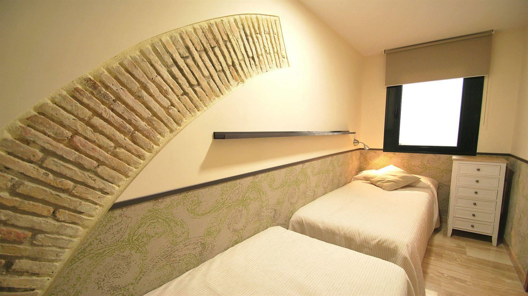 Apartamentos Living Sevilla Centro Maestranza ภายนอก รูปภาพ