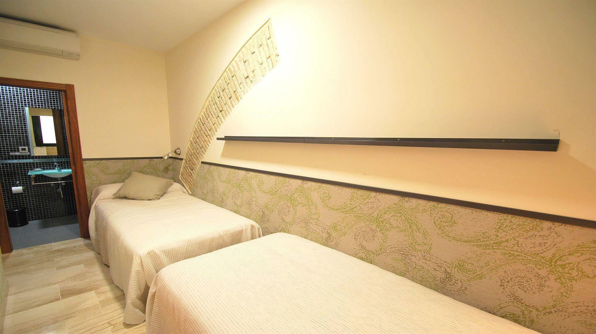 Apartamentos Living Sevilla Centro Maestranza ภายนอก รูปภาพ
